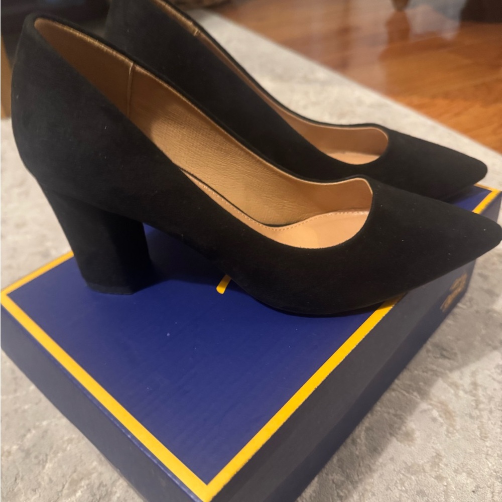 Elegant Black Women's Pumps